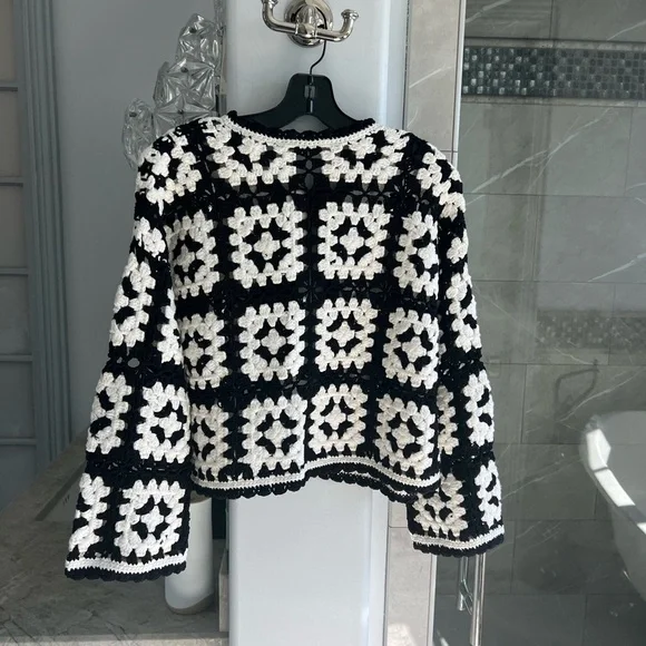 ALICE + OLIVIA ANDERSON CROPPED BOXY CARDIGAN WITH BOW